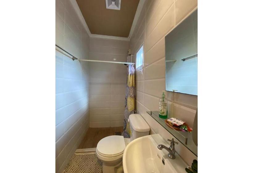 Hotel Oyo 708 Abaseria Deli And Cafe B&b