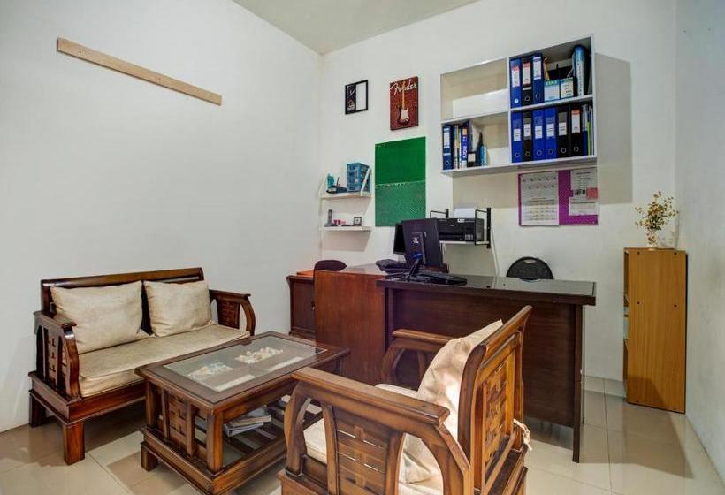 فندق Oyo 90059 Shakilla Home Cianjur