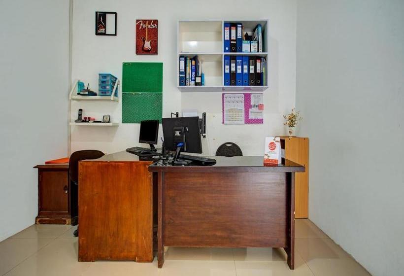 فندق Oyo 90059 Shakilla Home Cianjur