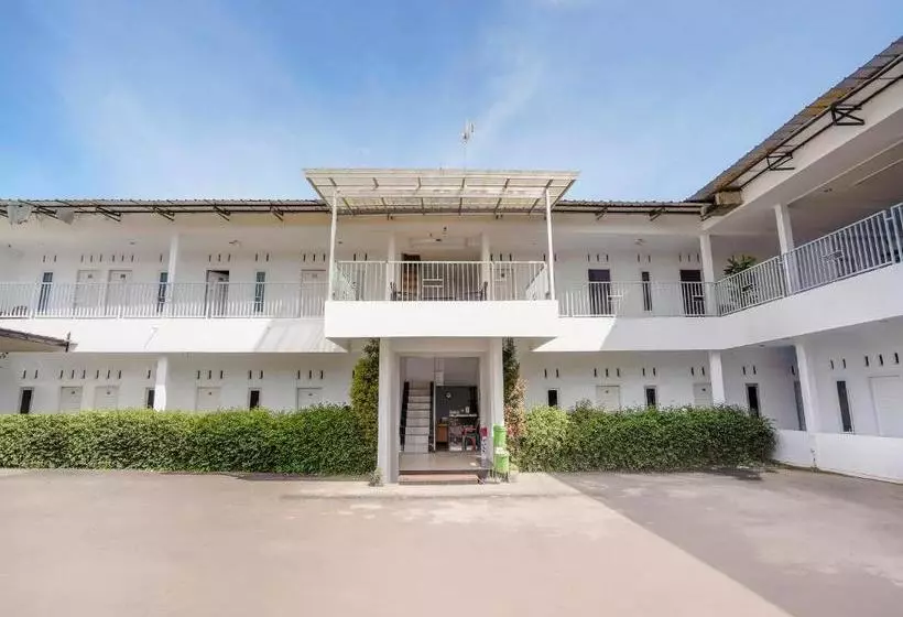 ホテル Oyo 90086 Pondok Tasyiq Guest House