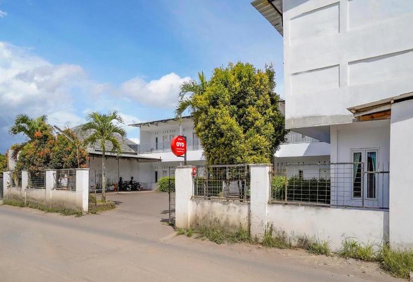 בית מלון כפרי Oyo 90086 Pondok Tasyiq Guest House