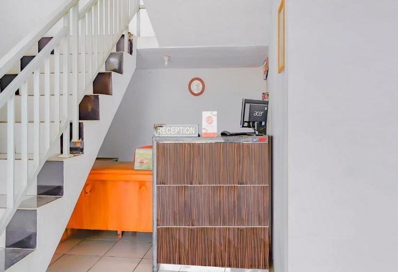 בית מלון כפרי Oyo 90086 Pondok Tasyiq Guest House