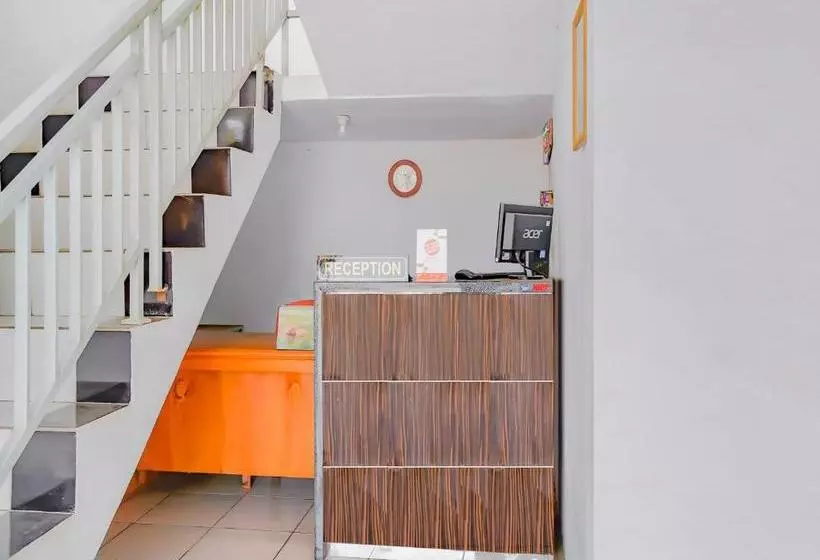 ホテル Oyo 90086 Pondok Tasyiq Guest House