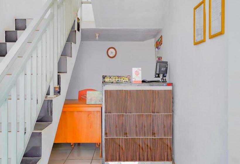 בית מלון כפרי Oyo 90086 Pondok Tasyiq Guest House