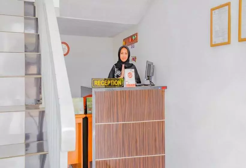 ホテル Oyo 90086 Pondok Tasyiq Guest House