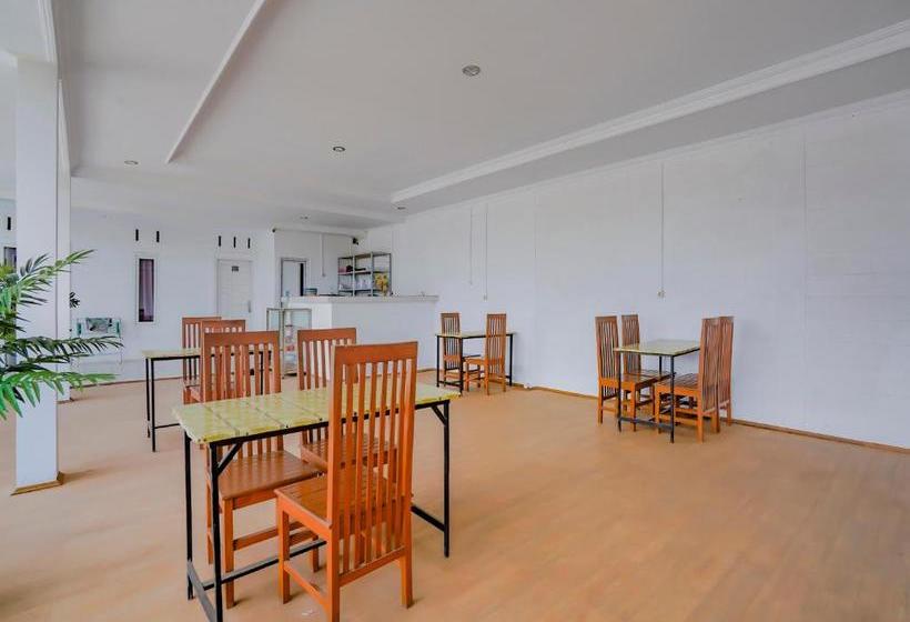 בית מלון כפרי Oyo 90086 Pondok Tasyiq Guest House