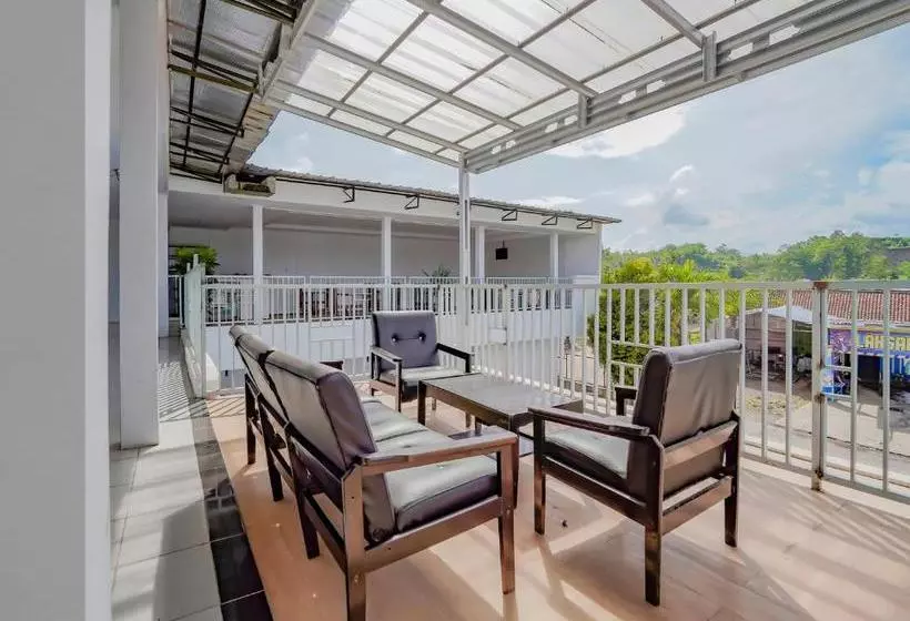 ホテル Oyo 90086 Pondok Tasyiq Guest House