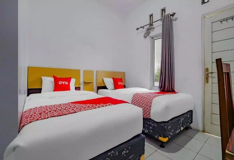 ホテル Oyo 90086 Pondok Tasyiq Guest House