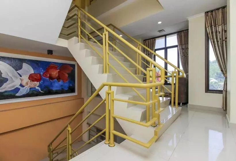 Hotelli Reddoorz Plus @ Paal 2 Manado