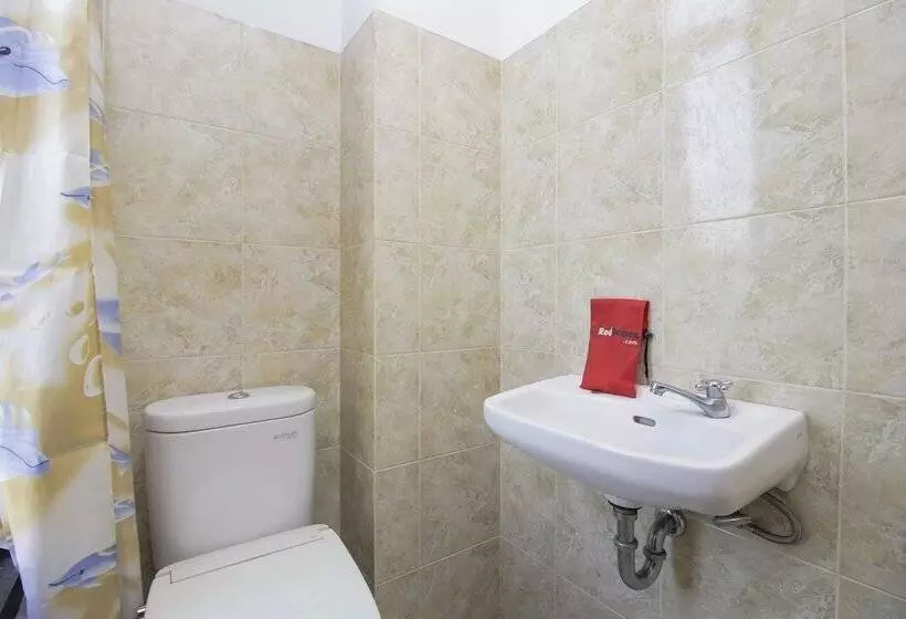 Hotelli Reddoorz Plus @ Paal 2 Manado