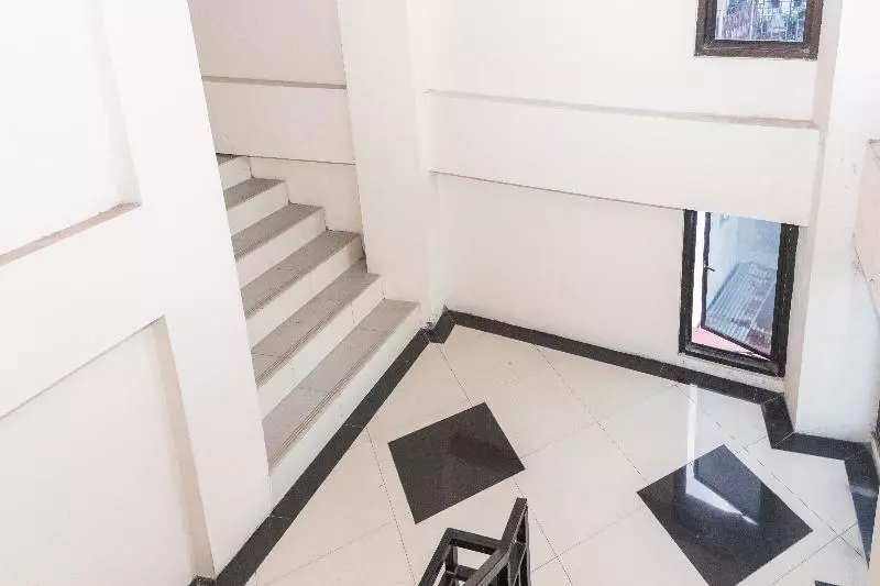 Hotelli Reddoorz Plus @ Paal 2 Manado