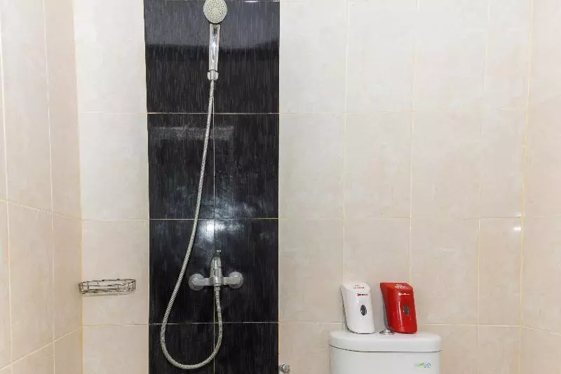 Hotelli Reddoorz Plus @ Paal 2 Manado