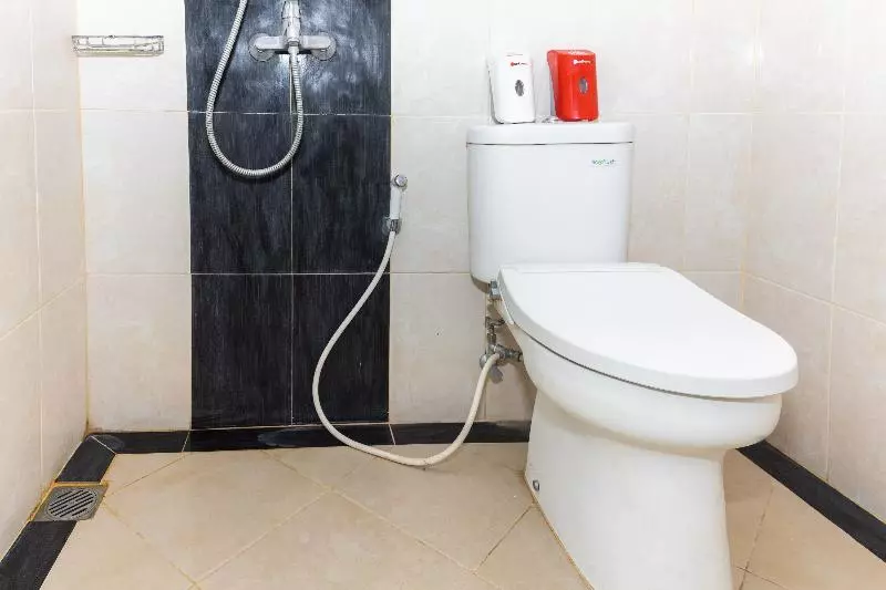 Hotelli Reddoorz Plus @ Paal 2 Manado