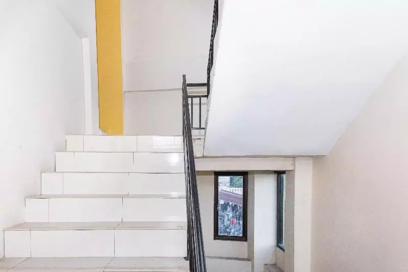 Hotelli Reddoorz Plus @ Paal 2 Manado