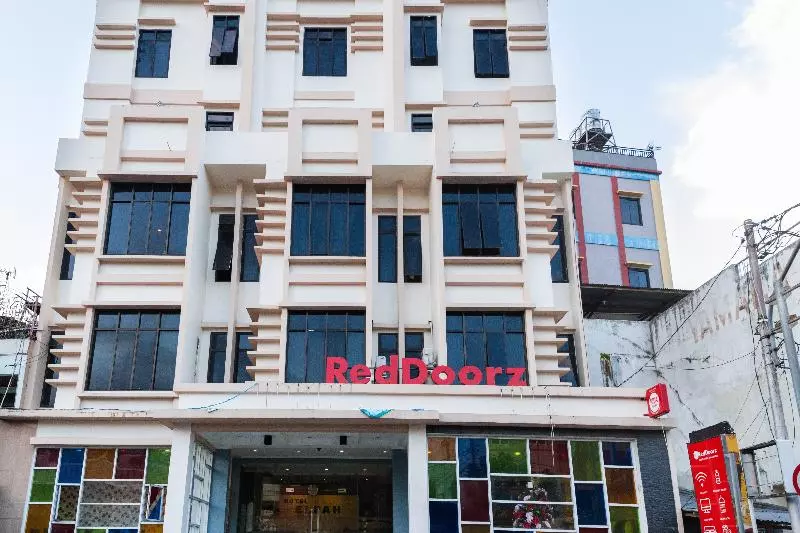Hotelli Reddoorz Plus @ Paal 2 Manado