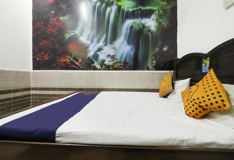 בית מלון כפרי Spot On 76155 Happy