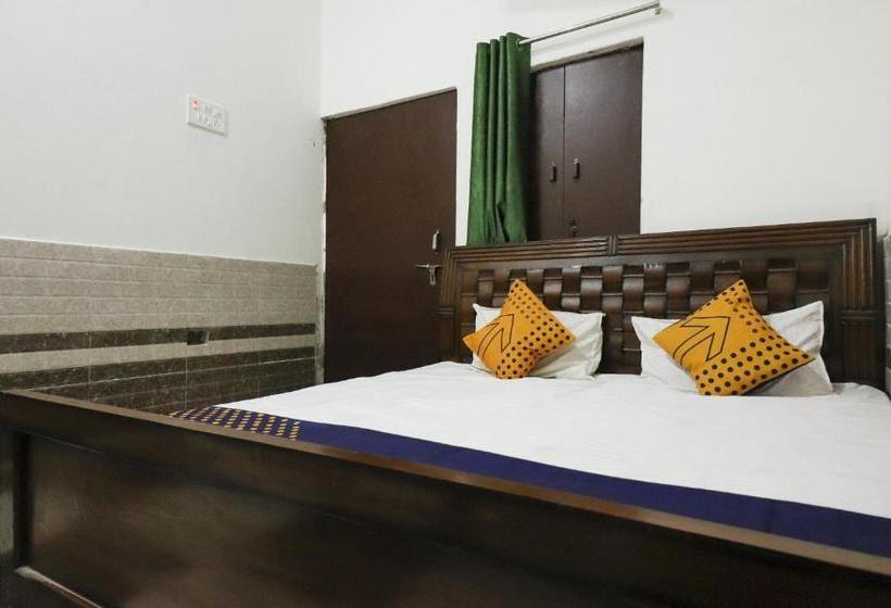 בית מלון כפרי Spot On 76155 Happy