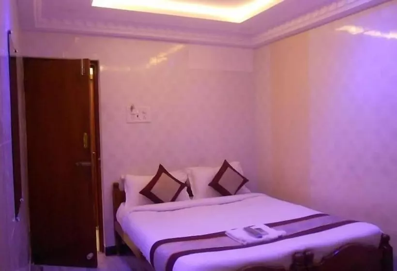 هتل Universal Residency