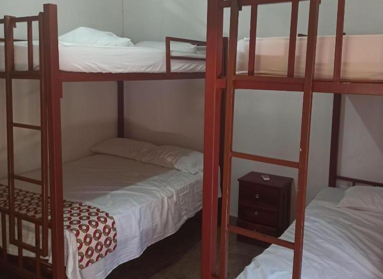 بنسيون La Casa De Thurys