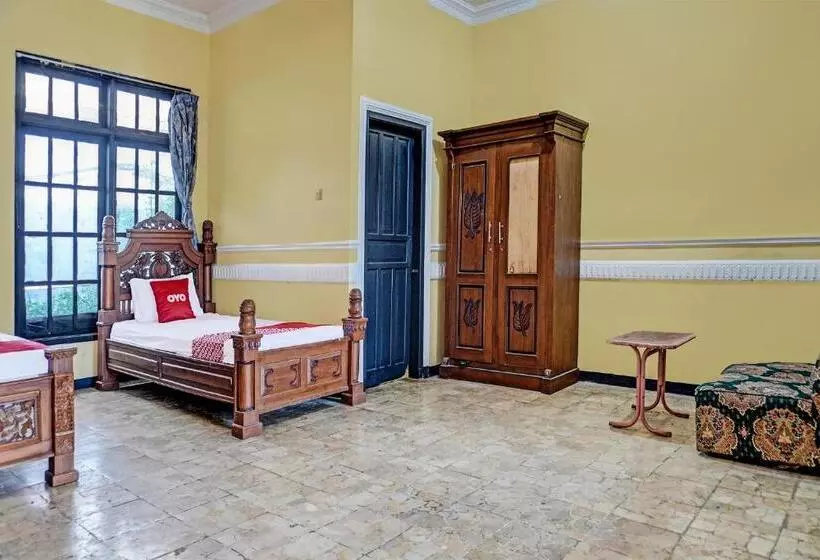 Spot On 91798 Hotel Grand Mutiara