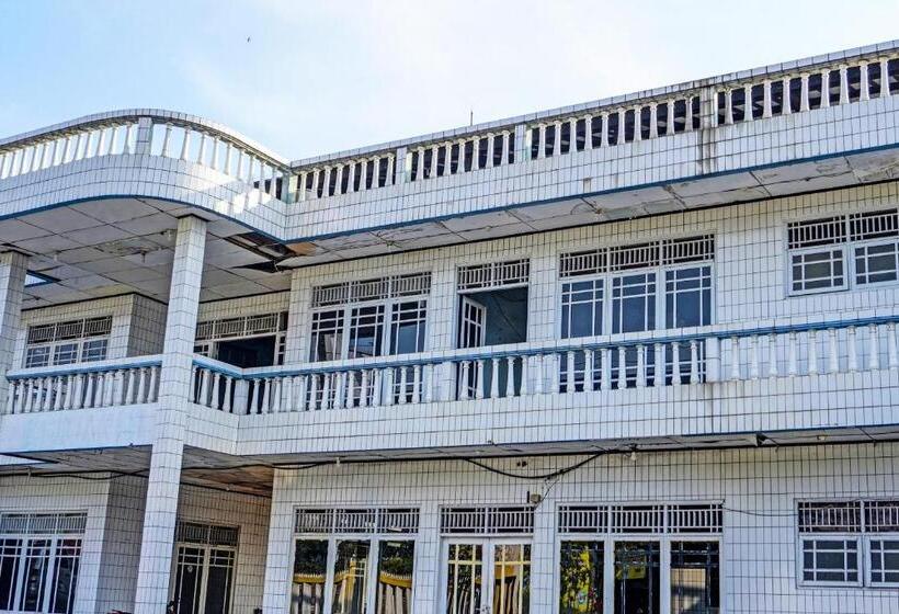 Spot On 91798 Hotel Grand Mutiara