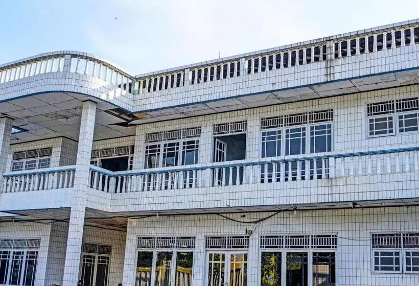 Spot On 91798 Hotel Grand Mutiara