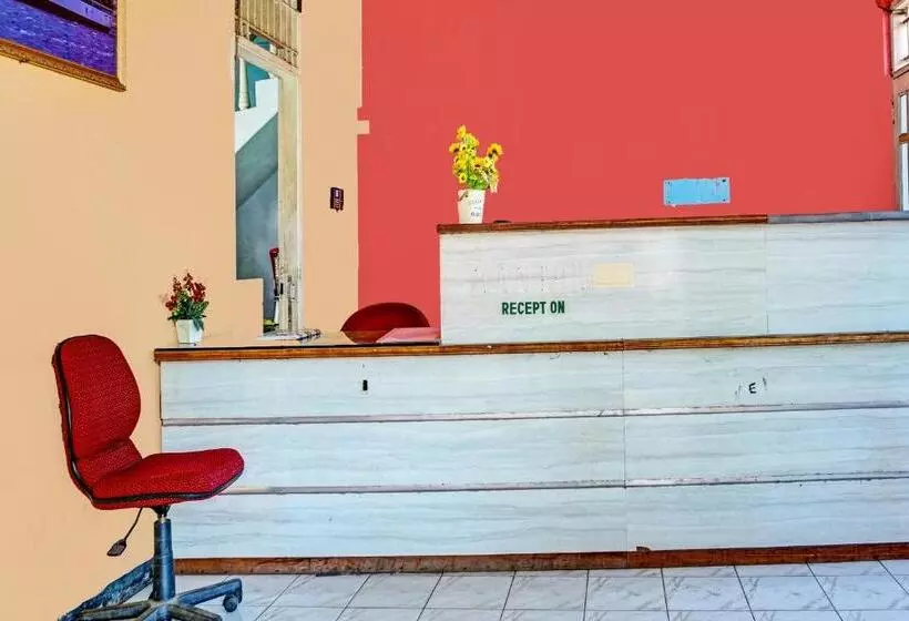 Spot On 91798 Hotel Grand Mutiara