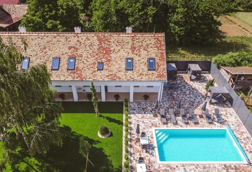 مبيت وإفطار Palkonyha Panzió Speiz