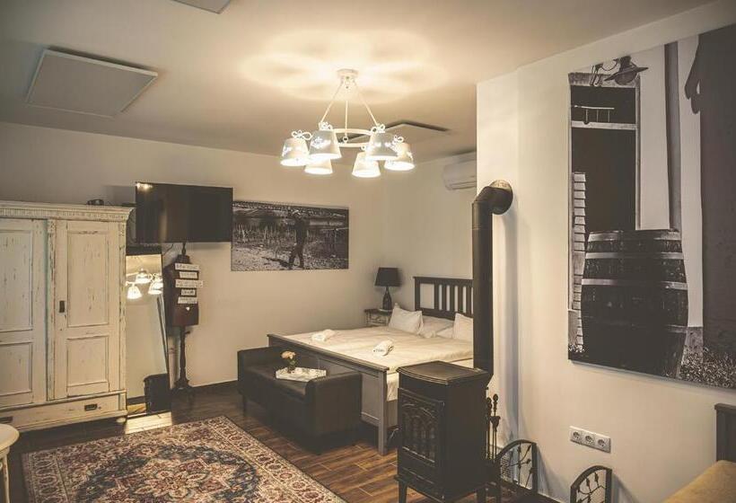 مبيت وإفطار Palkonyha Panzió Speiz