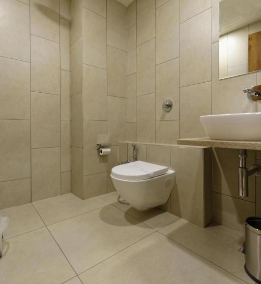 هتل Flourish International