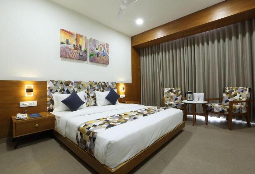 هتل Flourish International