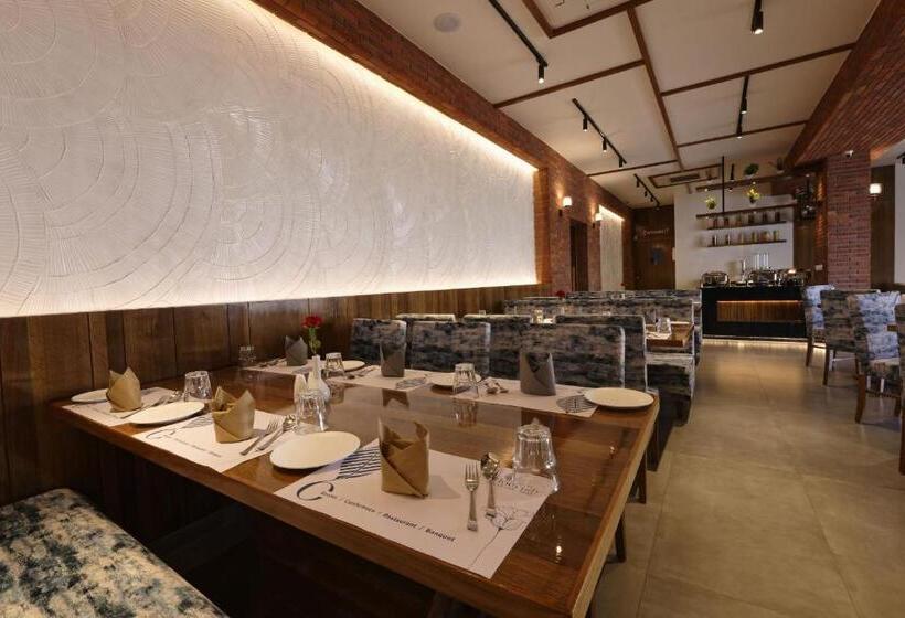 هتل Flourish International