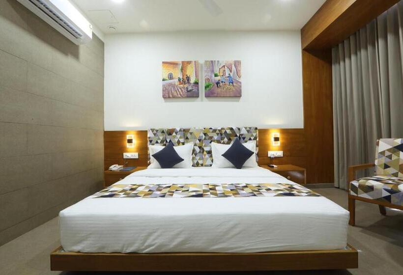 هتل Flourish International