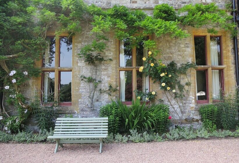 فندق Huntsham Court