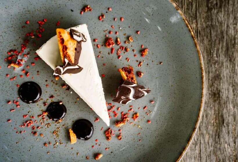 فندق Huntsham Court