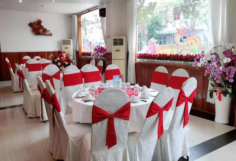 هتل Khách Sạn Hồng Ngọc Phú Yên