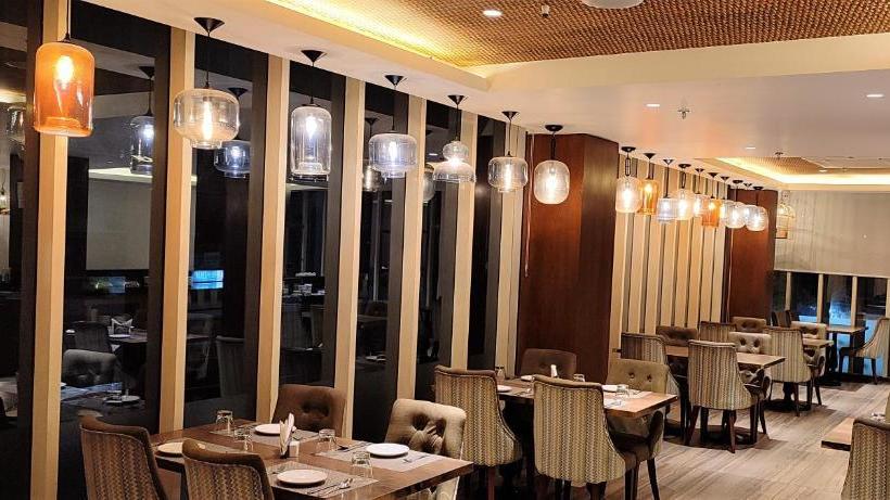 فندق Morpho Kakarmatta Varanasi