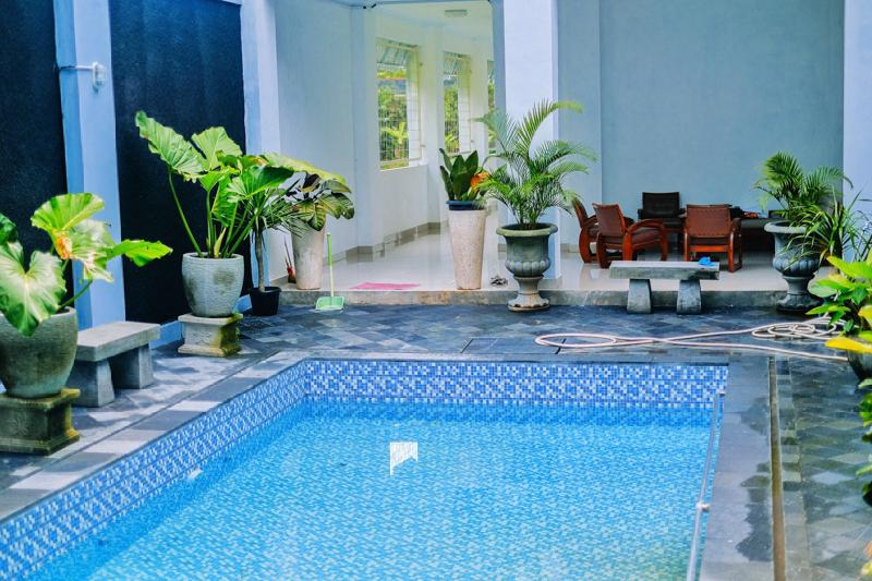 בית מלון כפרי Reddoorz At Artomoro Guest House