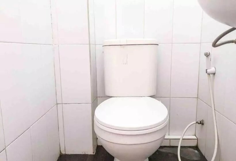 ホテル Reddoorz Near Eco Green Park Batu