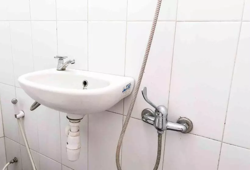 ホテル Reddoorz Near Eco Green Park Batu