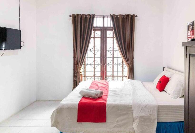 בית מלון כפרי Reddoorz Near Eco Green Park Batu