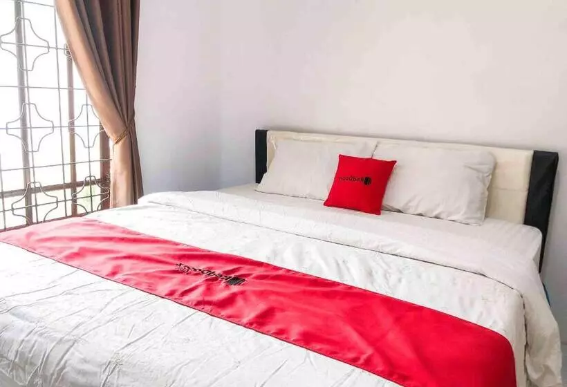ホテル Reddoorz Near Eco Green Park Batu