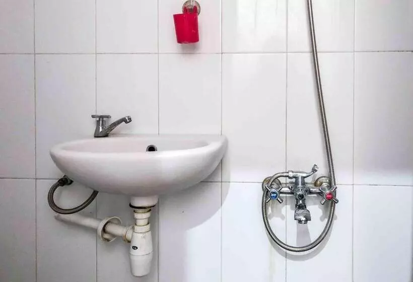 ホテル Reddoorz Near Eco Green Park Batu