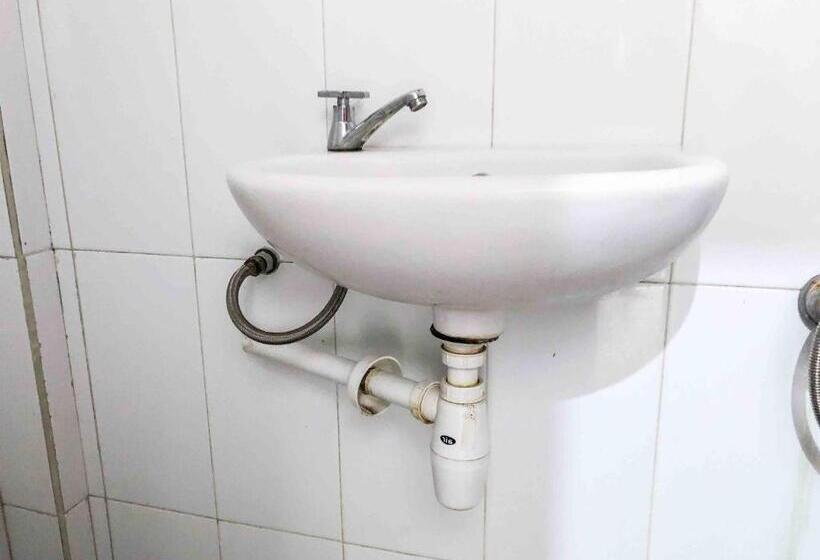 בית מלון כפרי Reddoorz Near Eco Green Park Batu