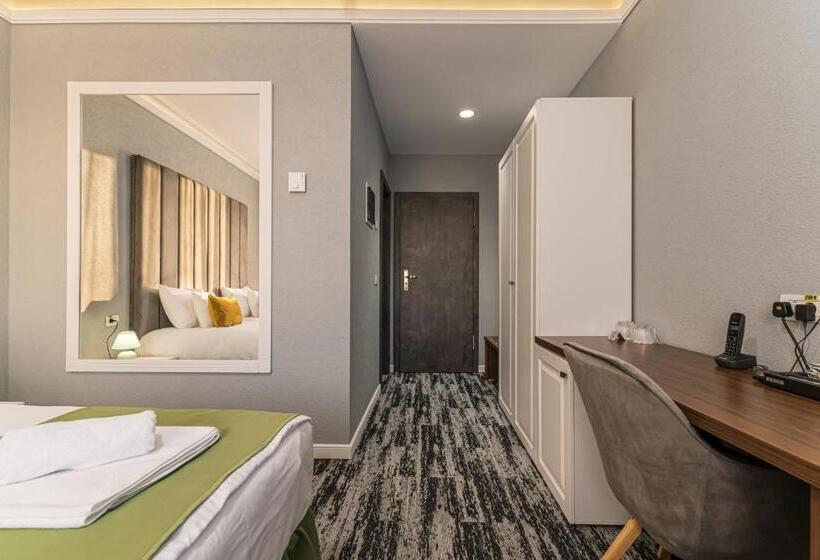 בית מלון כפרי Stejarii Resort