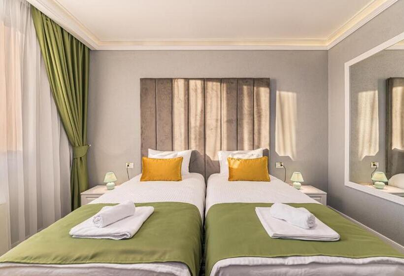 בית מלון כפרי Stejarii Resort