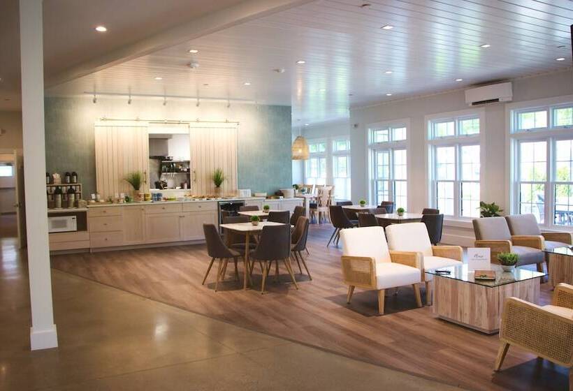 فندق صغير Grasshopper Inn