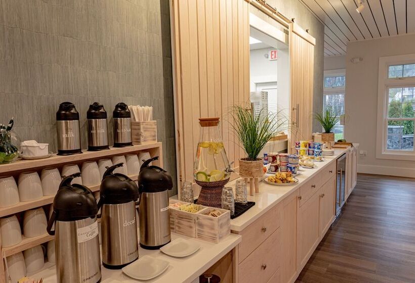 فندق صغير Grasshopper Inn