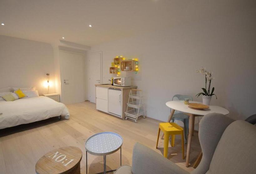 住宿加早餐  La Chambre #11