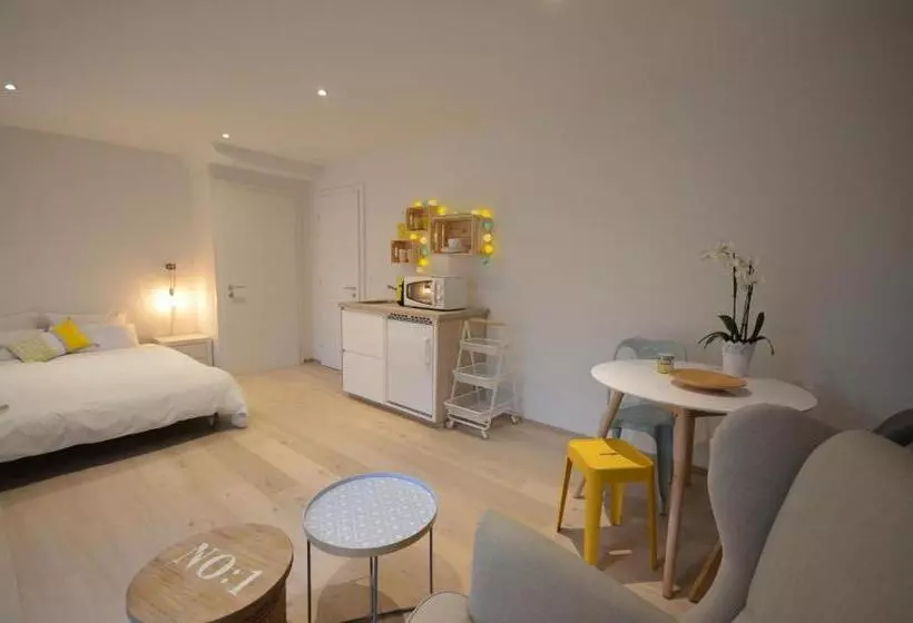 Aamiaismajoitus (B&B) La Chambre #11